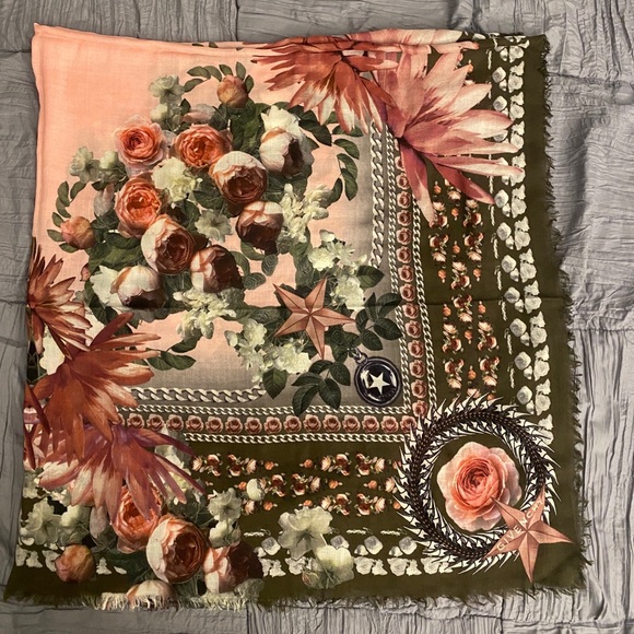 Givenchy rose and chains scarf - Picture 1 of 5